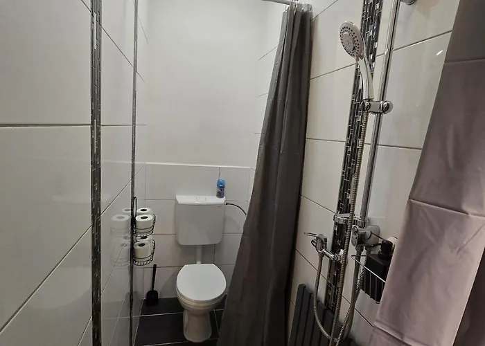Yan's Place - Next To Gozsdu Gardens * Budapesta